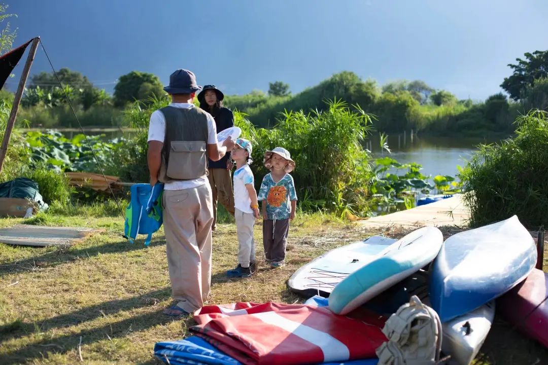 Experience sailing on the beautiful lake