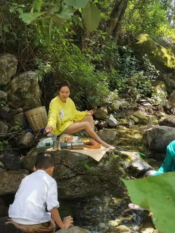溪流里的溯溪 6岁+