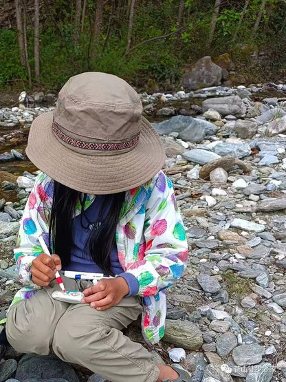 슈샤와 함께 보석 줍기 · 물놀이 · 그림 그리기