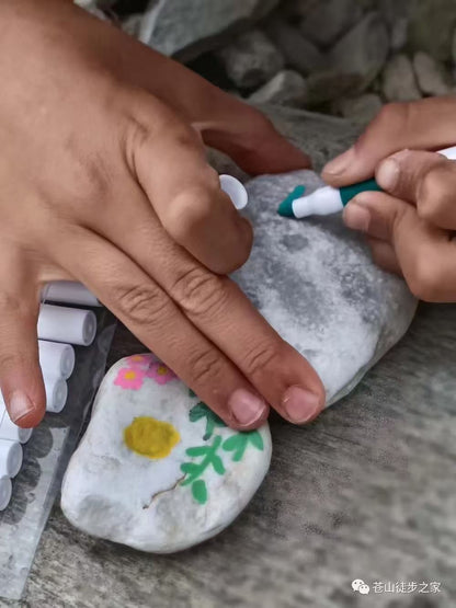슈샤와 함께 보석 줍기 · 물놀이 · 그림 그리기