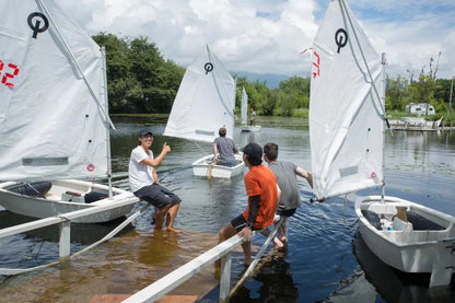 Experience sailing on the beautiful lake