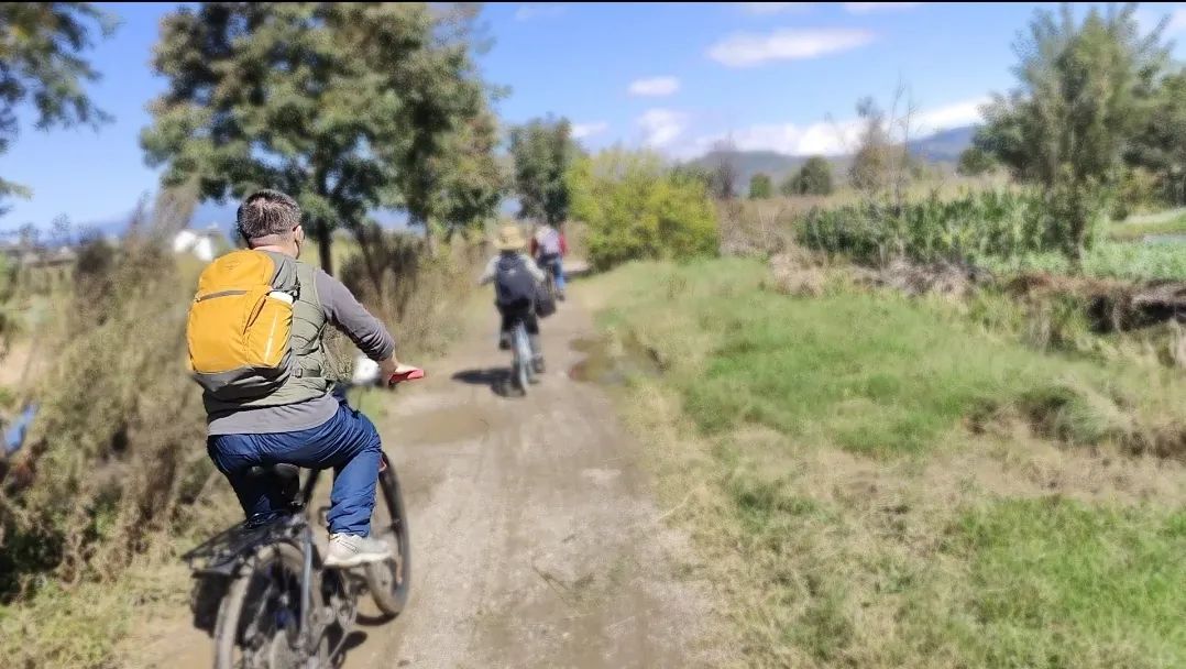 Traverser les villages à vélo | Explorez la culture locale avec frère Ding