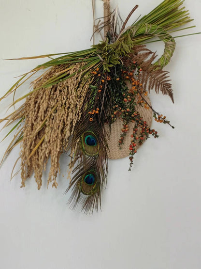 用植物和果实制作一幅画框