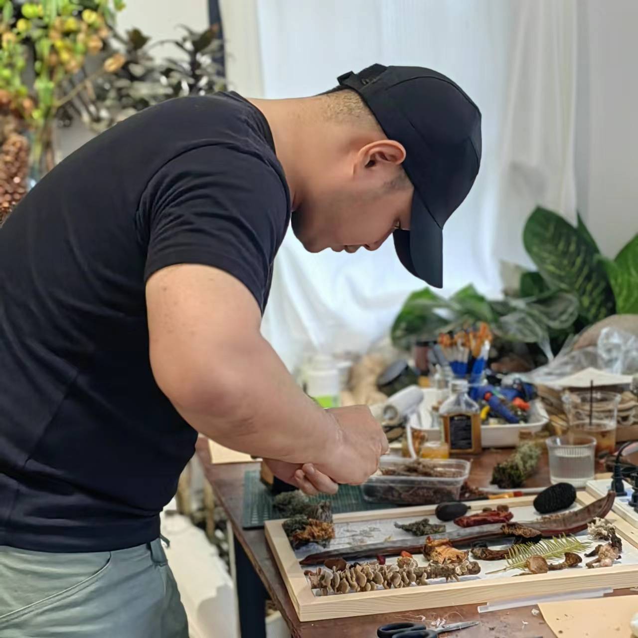 用植物和果实制作一幅画框