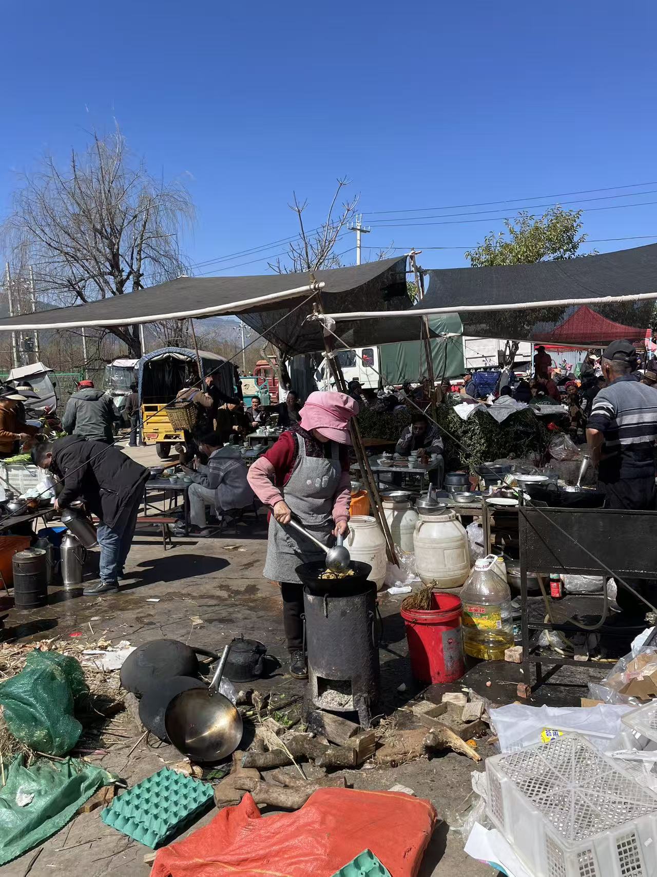 강웨이 재래시장 | 얼해변 마을의 전통 시장